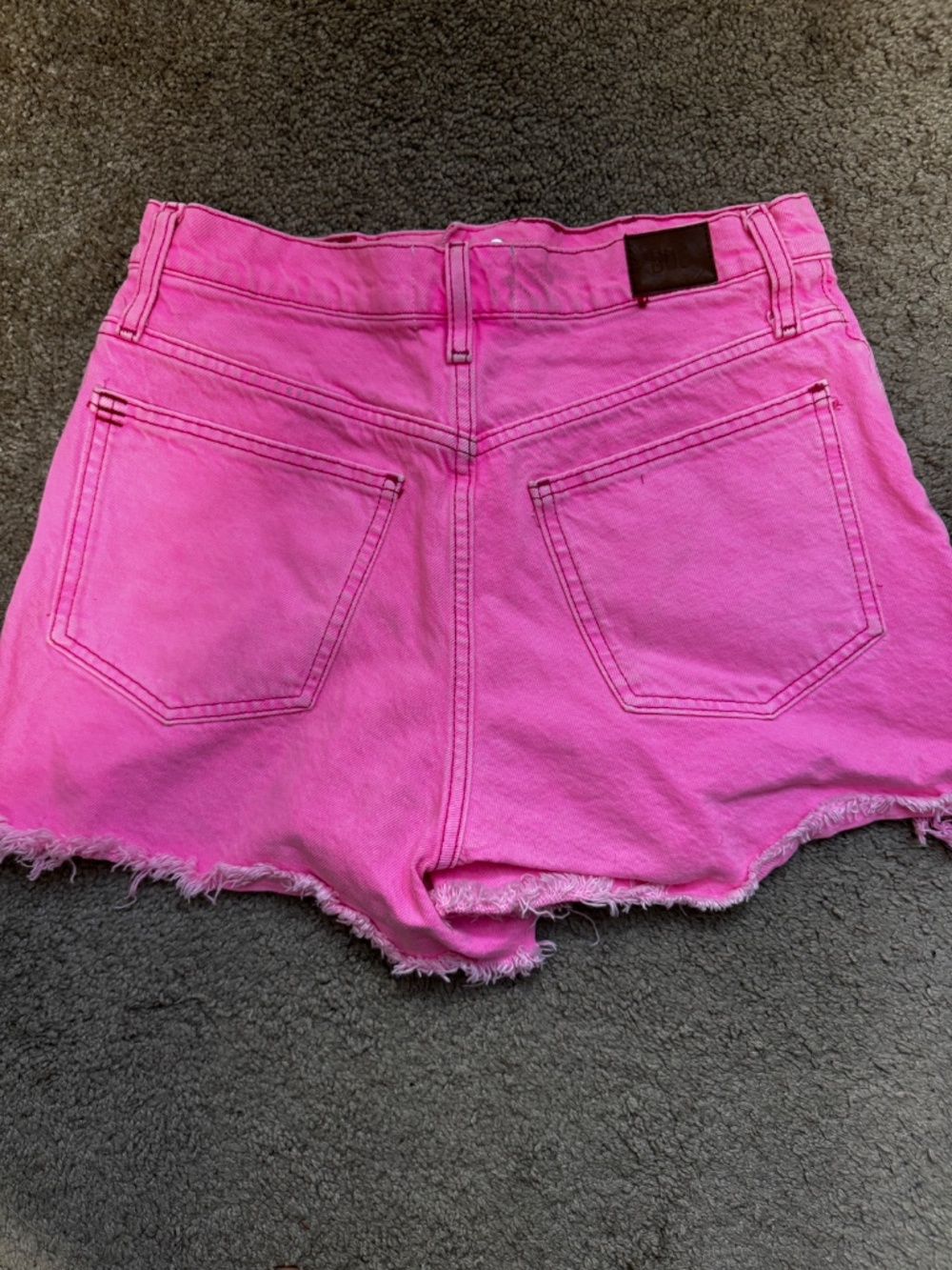 BDG Aline shorts size 28 - Picture 3 of 6